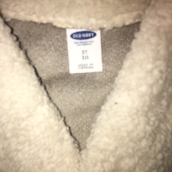 Fuzzy teddy bear vest 🥰 - Picture 2 of 6